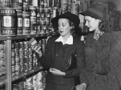 Photos show how much grocery shopping has changed since the first supermarkets opened a century ago