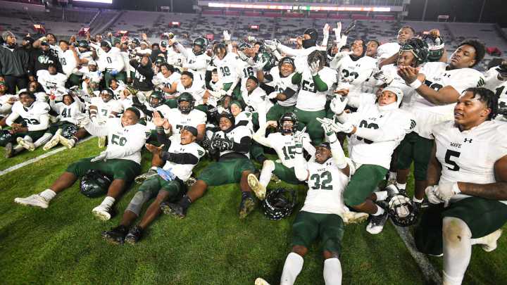 Who is No. 1 in Mississippi high school football Super 25 rankings at midseason?