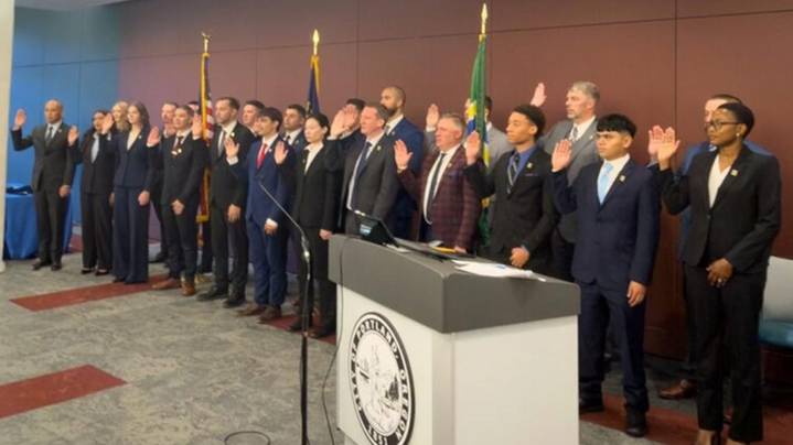Largest class of officers in over 2 decades sworn into Portland Police Bureau