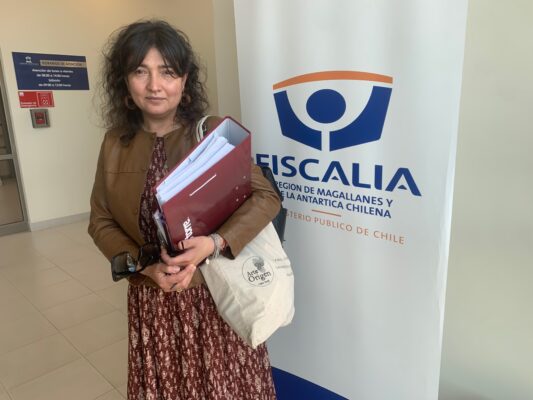 Ex fiscal de Natales Lorena Carrasco demanda al fiscal regional por tutela laboral