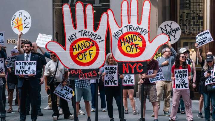 El 'efecto Trump' fuerza una "migración política" nueva y récord: "Siento que tenía que hacerlo"