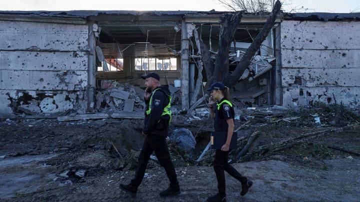 Rusia ataca con nuevo récord de drones Ucrania y causa al menos dos muertos en Kiev
