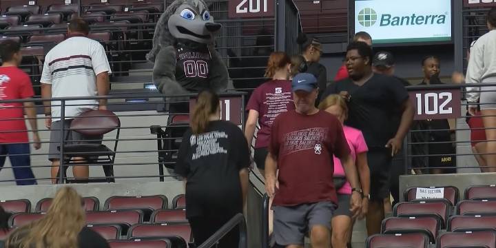 Saluki Stair Climb pays tribute to 9/11 victims