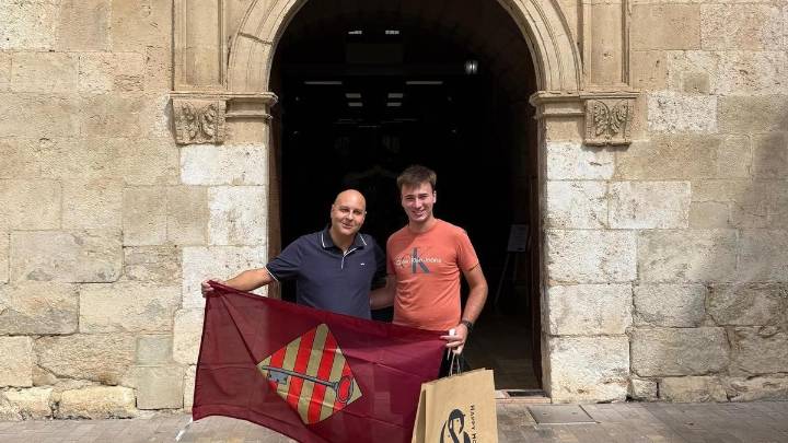 Una bandera de Alzira, talismán en el Campeonato de España de doma clásica
