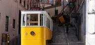 La causa del descarrilamiento de un funicular en Portugal fue por un cable roto