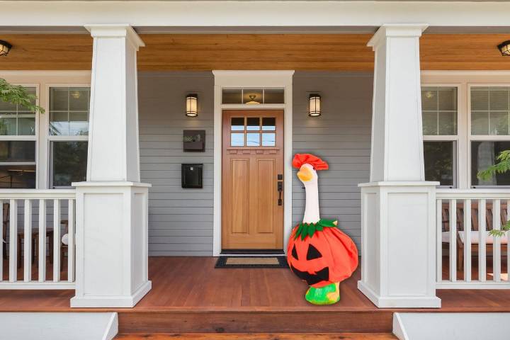 Why Does Everyone Have Geese on Their Porches Again?