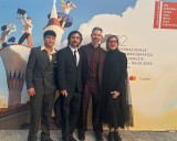 ‘En el camino’ del director tijuanense David Pablos, recibe emotivas ovaciones en Venecia