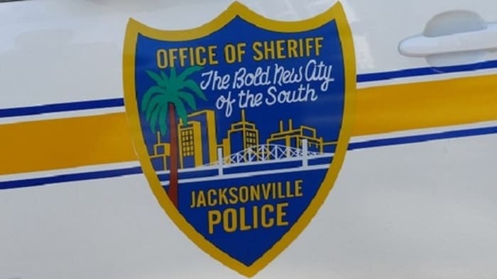 Man shot in domestic incident on Heritage Lake Drive, suspects in custody, JSO says