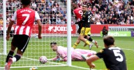 Altay Bayindir reaction to Brentford goal speaks volumes from poor Man United first half