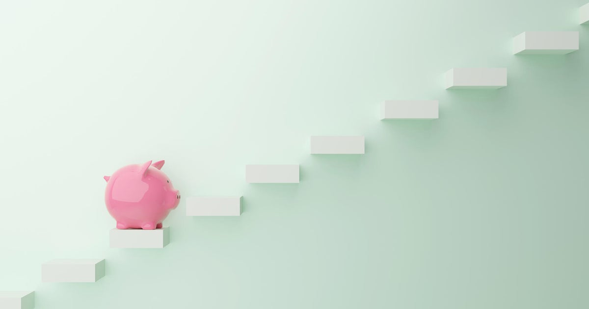 What's a good monthly retirement income in 2025?