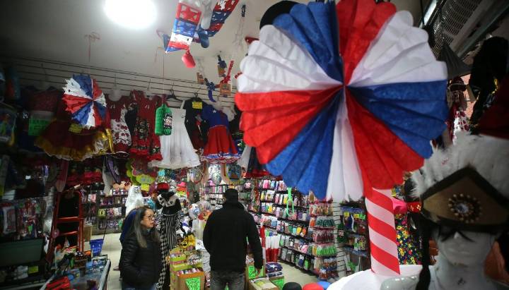 A las 21 horas de este miércoles comienza feriado irrenunciable en el comercio: supermercados y grandes tiendas deberán cerrar