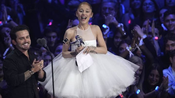 Ariana Grande and Lady Gaga shine at the MTV VMAs with wins and performances