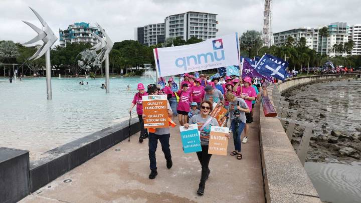 Queensland Nurses and Midwives Union hails ‘historic’ agreement with state government over massive pay deal