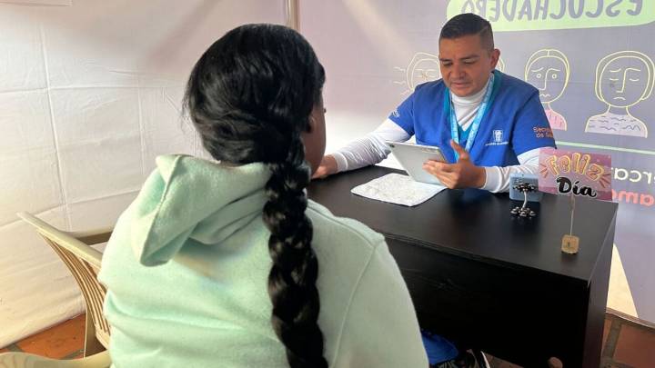 Los Escuchaderos llegan a las universidades de Medellín para cuidar la salud mental estudiantil