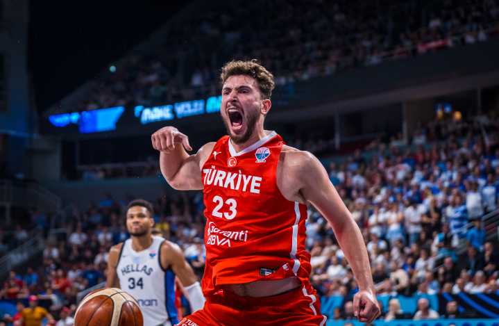 Live Updates: Eurobasket semifinals 2025, top plays, stats