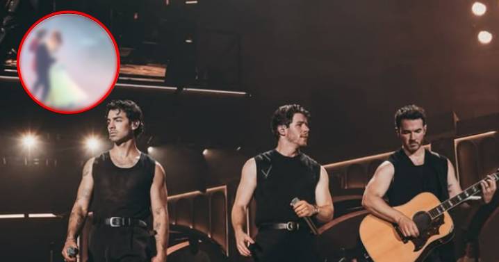 Los Jonas Brothers invitan a una pareja de recién casados a bailar una emotiva canción