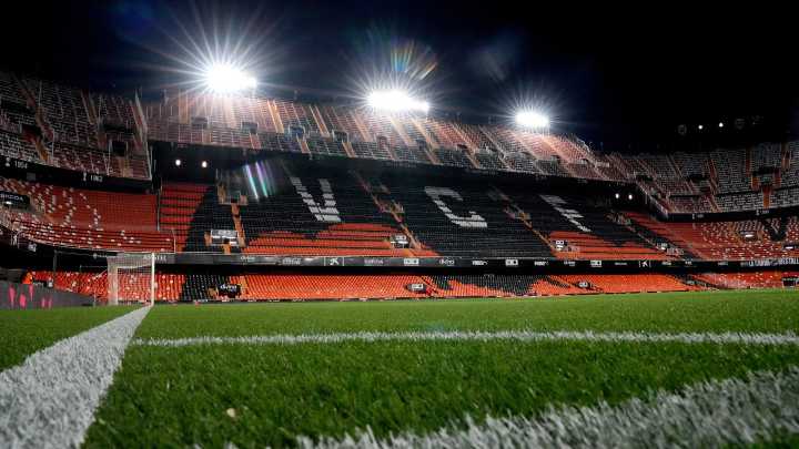 Aplazado el Valencia - Oviedo por la alerta roja por lluvias