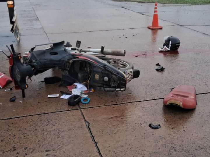 Grave accidente en la Ruta 16: un motociclista permanece internado en estado crítico