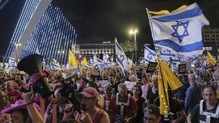 Miles de personas se movilizan en Israel para exigir acuerdo sobre rehenes y el fin del conflicto en Gaza