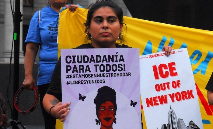 Por qué siguen protestas contra agentes de ICE
