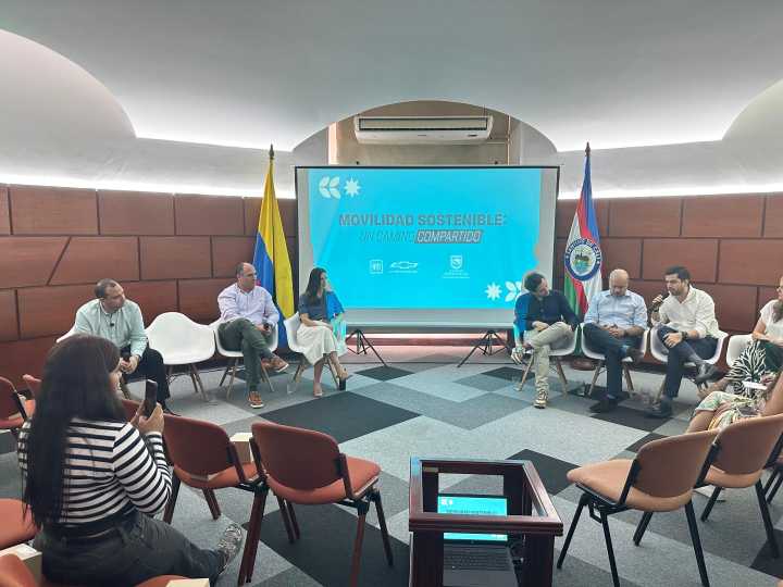 Movilidad sostenible en Cali: General Motors y la Secretaría de Movilidad impulsan debate nacional