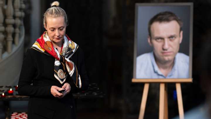 Alexei Navalny's widow says lab reports show her husband was poisoned
