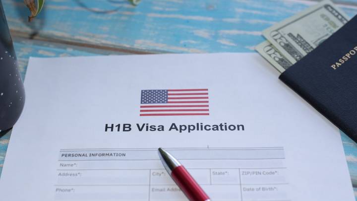 Trump impone cargo de $100,000 para visa H-1B – Telemundo Washington DC (44)