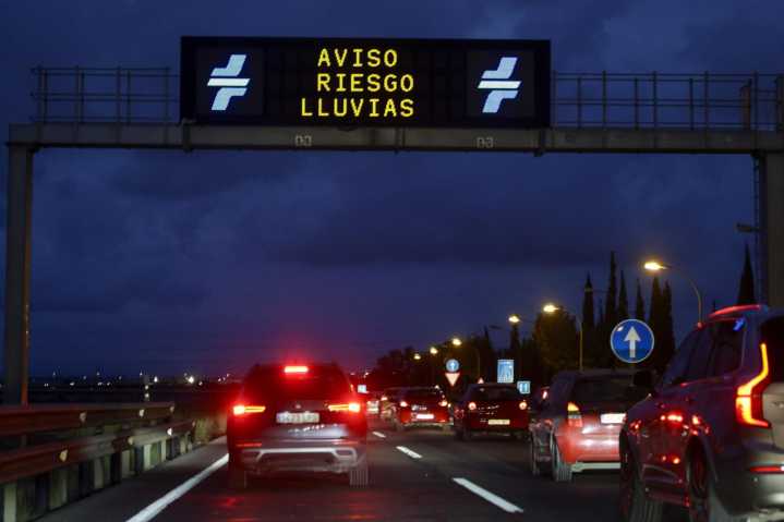 Las fuertes lluvias afectan a la Comunidad Valenciana y Aragón y causan algunas inundaciones