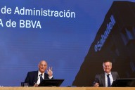 La acción del Sabadell baja con fuerza pese a la nueva oferta del BBVA, que también retrocede posiciones
