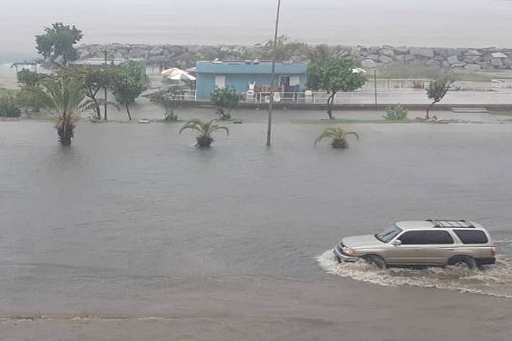 Autoridades de La Guaira en alerta tras fuertes precipitaciones
