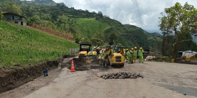Vía Bogotá – Villavicencio: deslizamientos, demoras y reclamos por soluciones definitivas 