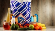4 Things Aldi Does Better Than Walmart