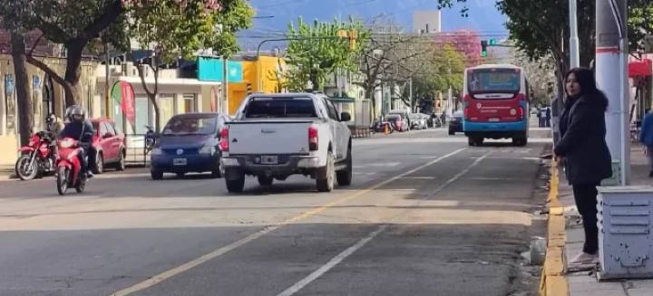 CARRILES EXCLUSIVOS. DARDOS AL MUNICIPIO Y A CONCEJALES DESDE RIOJA BUS