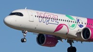 Así funciona Wizz Air, la aerolínea 'low cost' que quiere comer el pastel que deja Ryanair en España