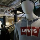 Levi’s and Aritzia test full-price strategy as affluent shoppers stay loyal