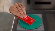 Piden una tarjeta única de transporte en Madrid con precio reducido para las personas con discapacidad intelectual