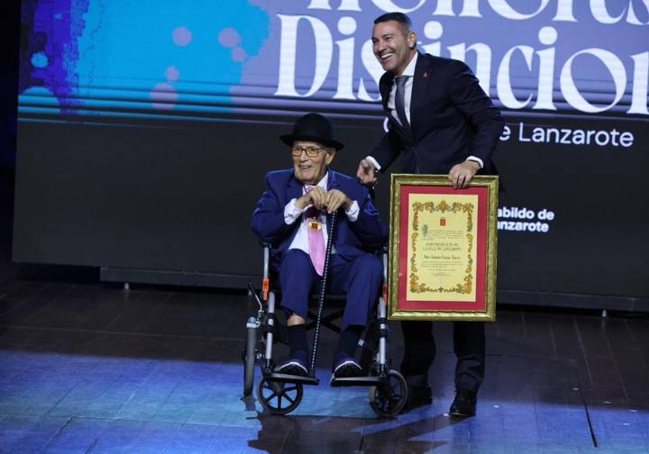 El Cabildo de Lanzarote lamenta el fallecimiento de Antonio Corujo Tejera, Hijo Predilecto de la isla