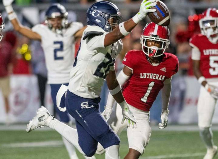 Sierra Canyon football dominates Orange Lutheran for ‘statement’ victory