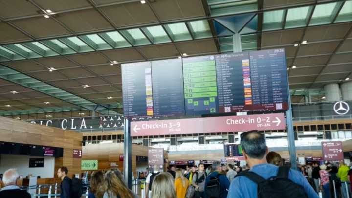Caos en aeropuertos de Europa por un ciberataque masivo