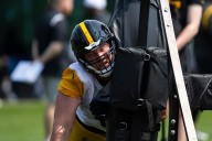 Pittsburgh Steelers guard goes down with significant knee injury