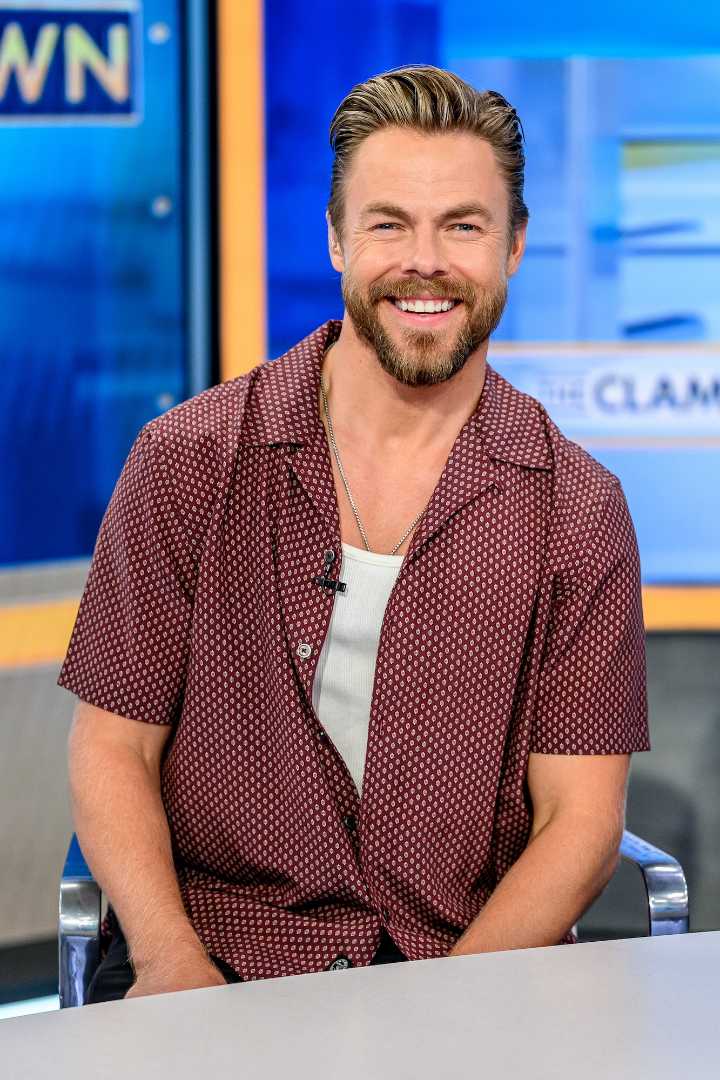 Derek Hough Surprised by His 1st Dance Teacher as He Makes ‘Extra’ Debut