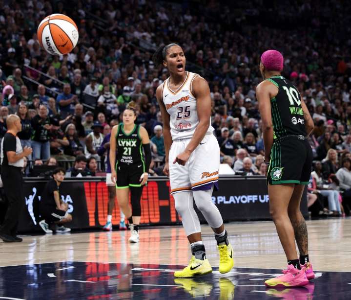 Lynx blow 20-point second-half lead as Mercury tie semifinals in OT