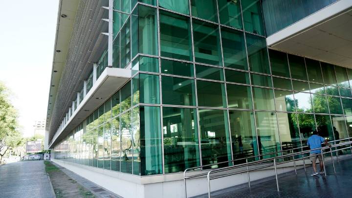 Una mujer de 74 años sufrió un paro cardíaco y fue reanimada en la vereda