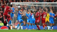Van Dijk arruina la remontada del Atleti (2