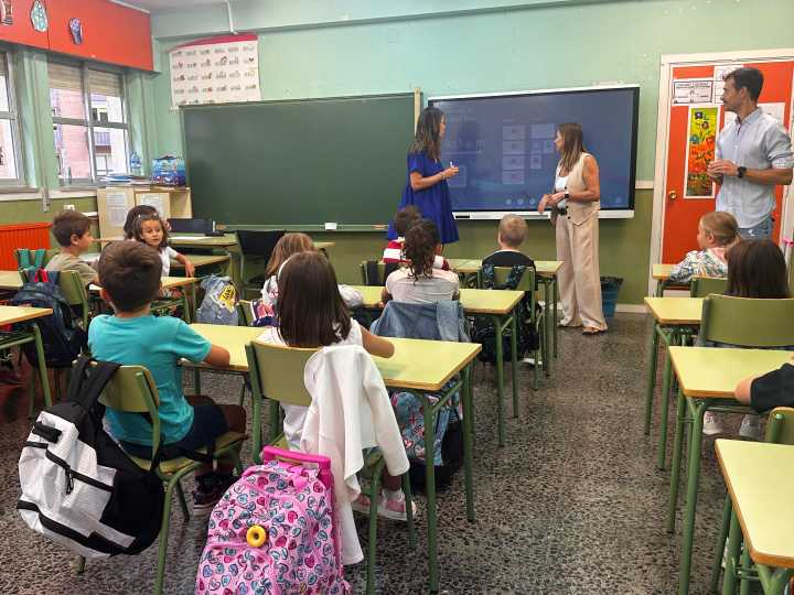 «A los alumnos cada vez les cuesta mantener la atención, lo vemos de un curso para otro»