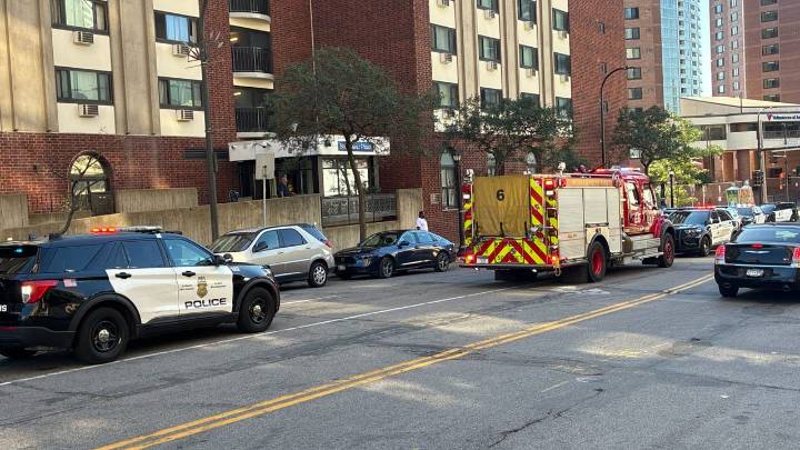 2 killed in shooting at a Loring Park apartment building in Minneapolis