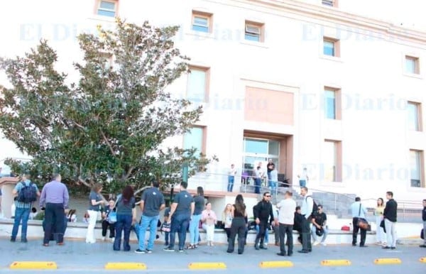 Se suman docentes de Camargo y Parral a manifestación en Chihuahua