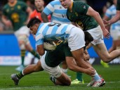 Gonzalo García está fuera de peligro: el medioscrum de Los Pumas preocupó a todos al salir en camilla, pero terminó en el vestuario junto al resto