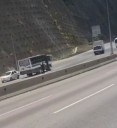 ¡Imprudencia! Transporte de pasajero causa accidente de tránsito en autopista Gran Mariscal de Ayacucho (+Video)