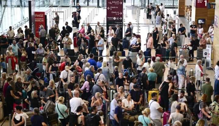 Ciberataque paraliza aeropuertos en Europa y provoca caos entre pasajeros